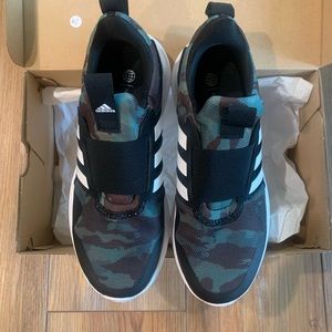 NEW WITH BOX! Boys adidas Camo sneaker